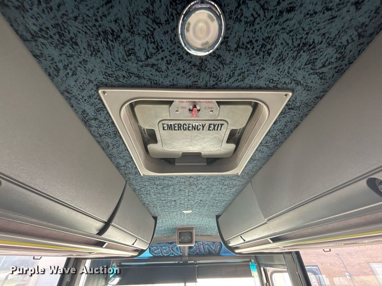 image for item ET8013 2004 Blue Bird 4500 coach bus