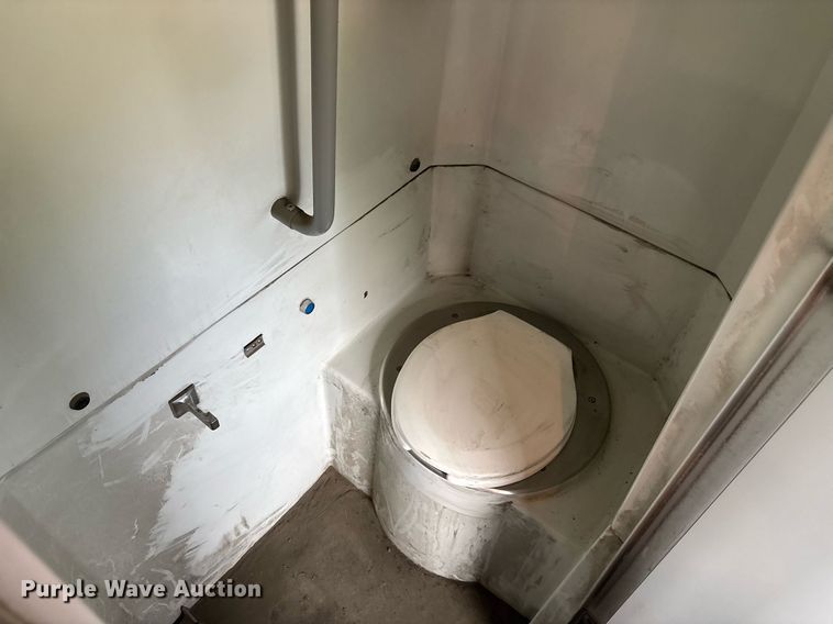 image for item ET8013 2004 Blue Bird 4500 coach bus