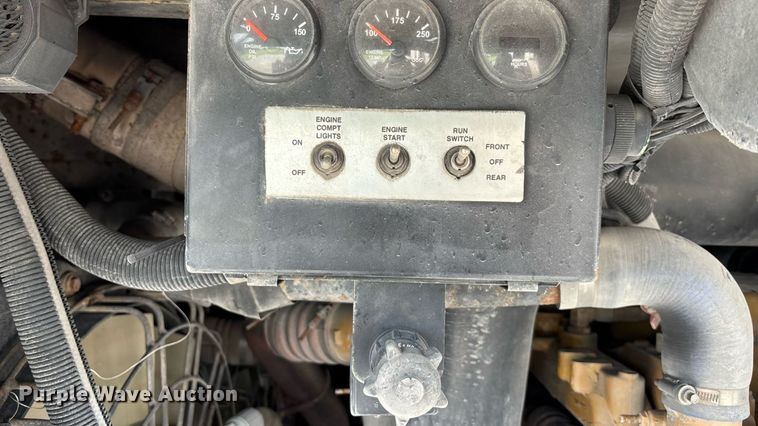 image for item ET8013 2004 Blue Bird 4500 coach bus