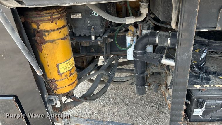 image for item ET8013 2004 Blue Bird 4500 coach bus