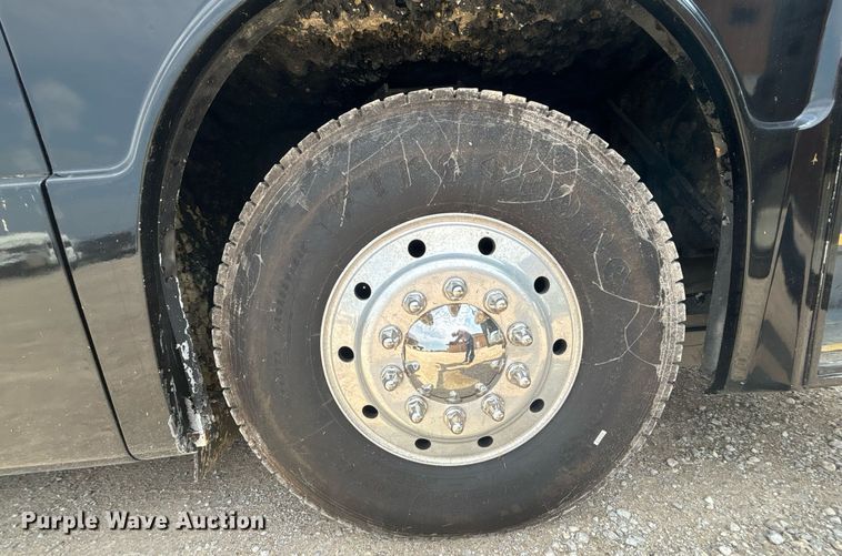 image for item ET8013 2004 Blue Bird 4500 coach bus