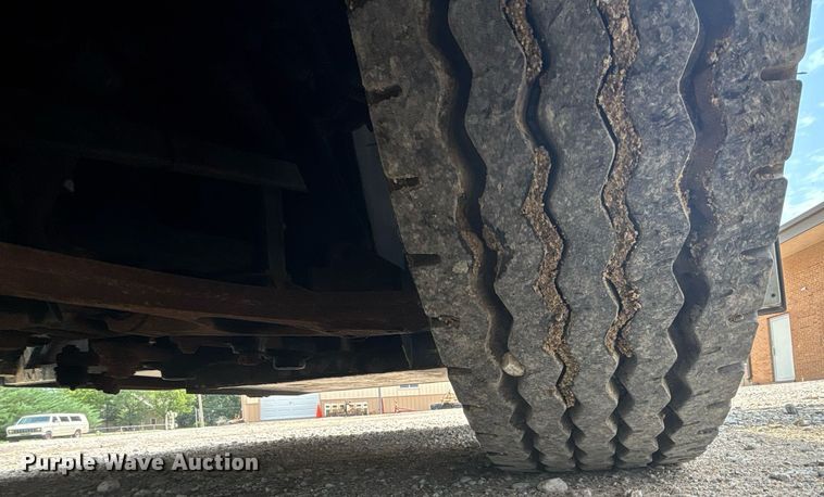 image for item ET8013 2004 Blue Bird 4500 coach bus