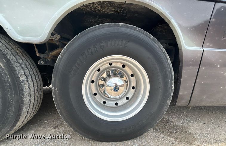 image for item ET8013 2004 Blue Bird 4500 coach bus