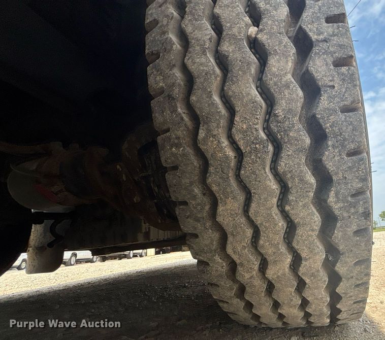 image for item ET8013 2004 Blue Bird 4500 coach bus