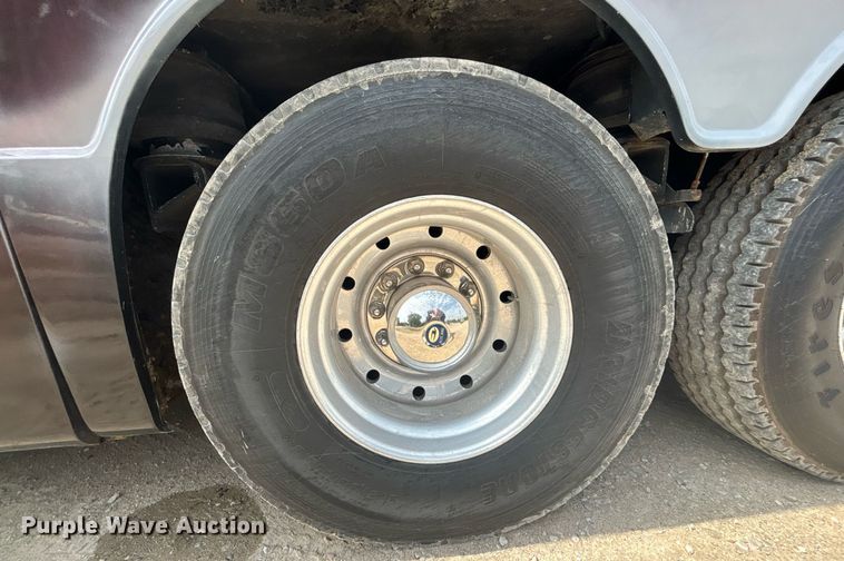 image for item ET8013 2004 Blue Bird 4500 coach bus