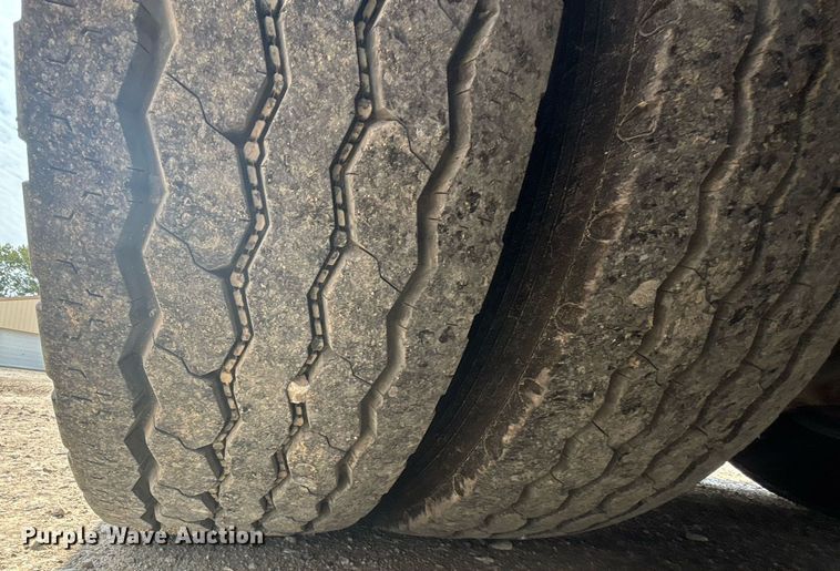 image for item ET8013 2004 Blue Bird 4500 coach bus