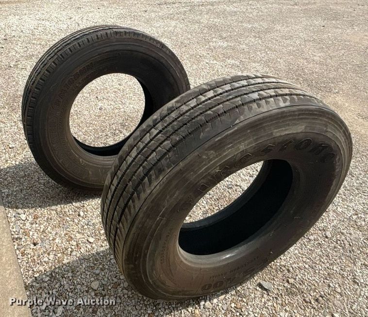 image for item ET8013 2004 Blue Bird 4500 coach bus