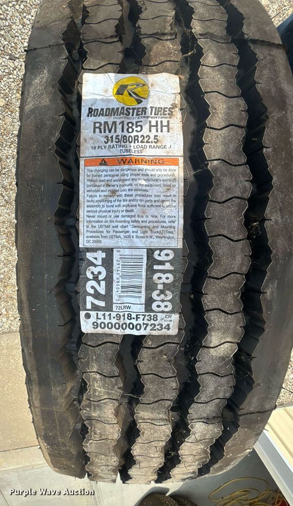 image for item ET8013 2004 Blue Bird 4500 coach bus