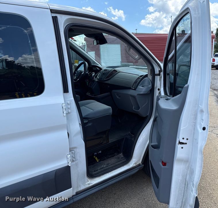 image for item HI9322 2018 Ford Transit 350 van