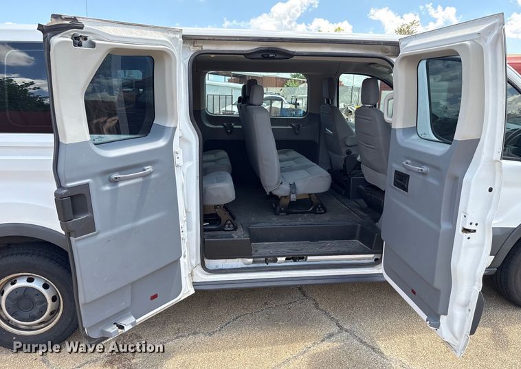 image for item HI9322 2018 Ford Transit 350 van