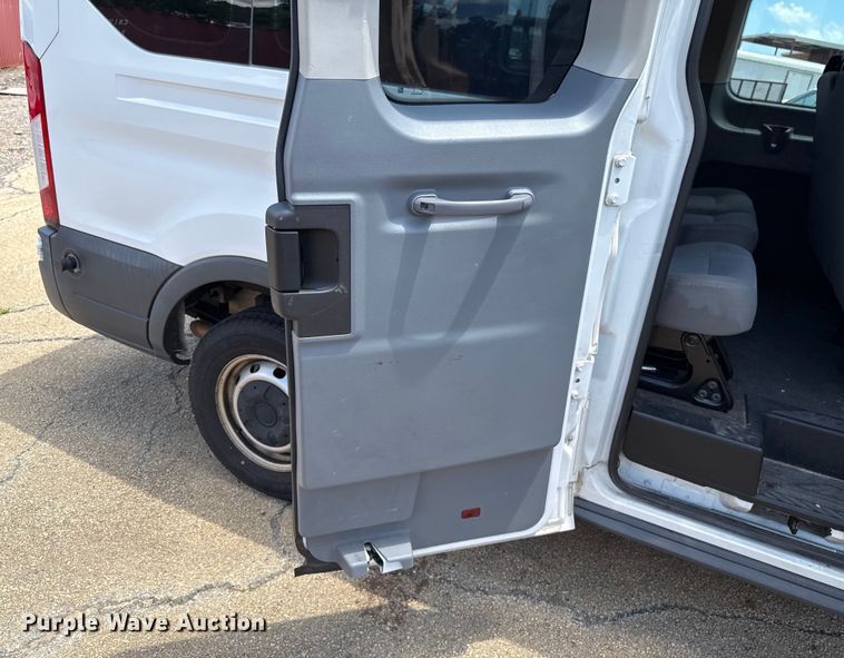 image for item HI9322 2018 Ford Transit 350 van