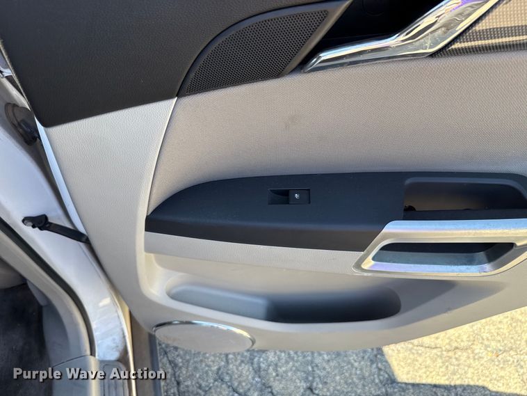 image for item HI9323 2008 Saturn VUE XE SUV