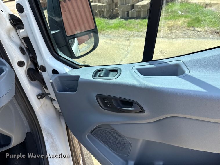 image for item HI9329 2018 Ford Transit 350 van