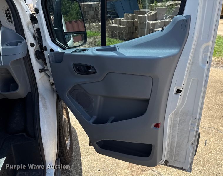 image for item HI9329 2018 Ford Transit 350 van