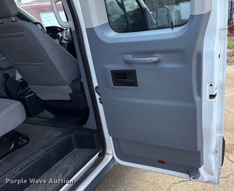 image for item HI9329 2018 Ford Transit 350 van