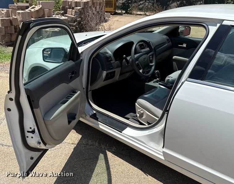 image for item HI9330 2011 Ford Fusion 