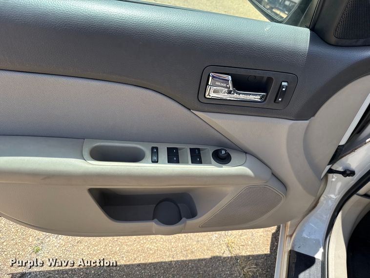 image for item HI9330 2011 Ford Fusion 