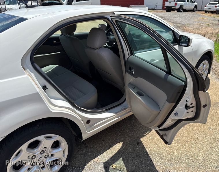 image for item HI9330 2011 Ford Fusion 