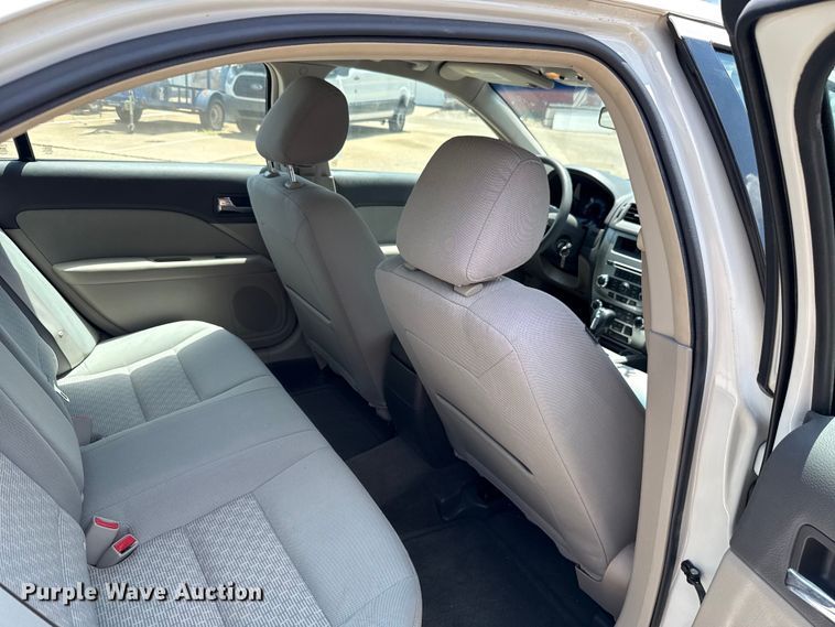 image for item HI9330 2011 Ford Fusion 