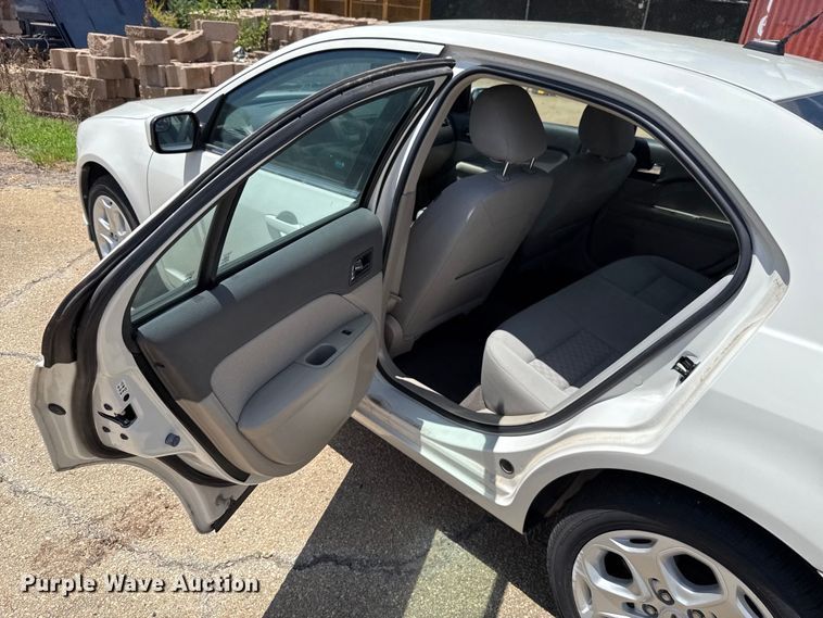 image for item HI9330 2011 Ford Fusion 