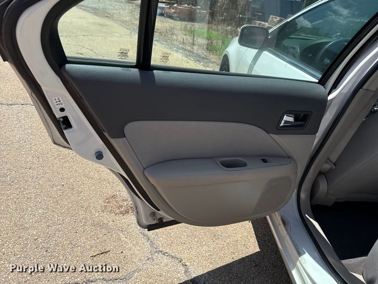 image for item HI9330 2011 Ford Fusion 