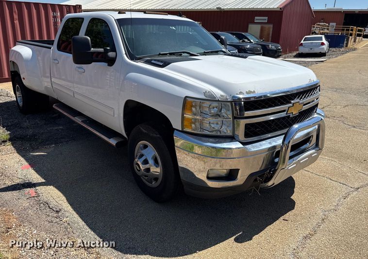 image for item HI9331 2011 Chevrolet Silverado 3500HD Crew Cab pickup truck