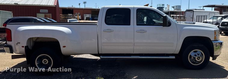 image for item HI9331 2011 Chevrolet Silverado 3500HD Crew Cab pickup truck
