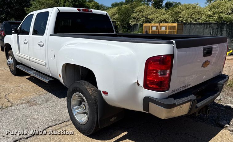 image for item HI9331 2011 Chevrolet Silverado 3500HD Crew Cab pickup truck