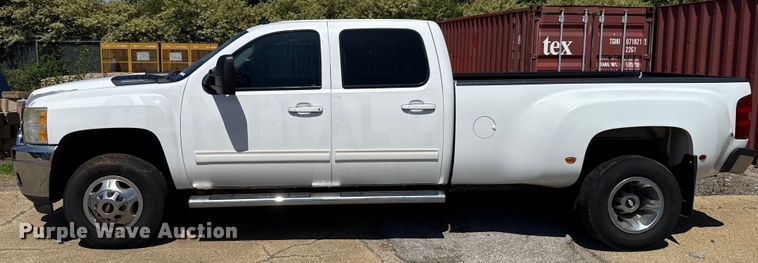 image for item HI9331 2011 Chevrolet Silverado 3500HD Crew Cab pickup truck