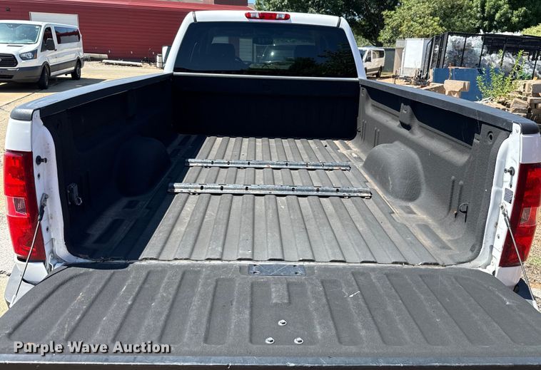 image for item HI9331 2011 Chevrolet Silverado 3500HD Crew Cab pickup truck