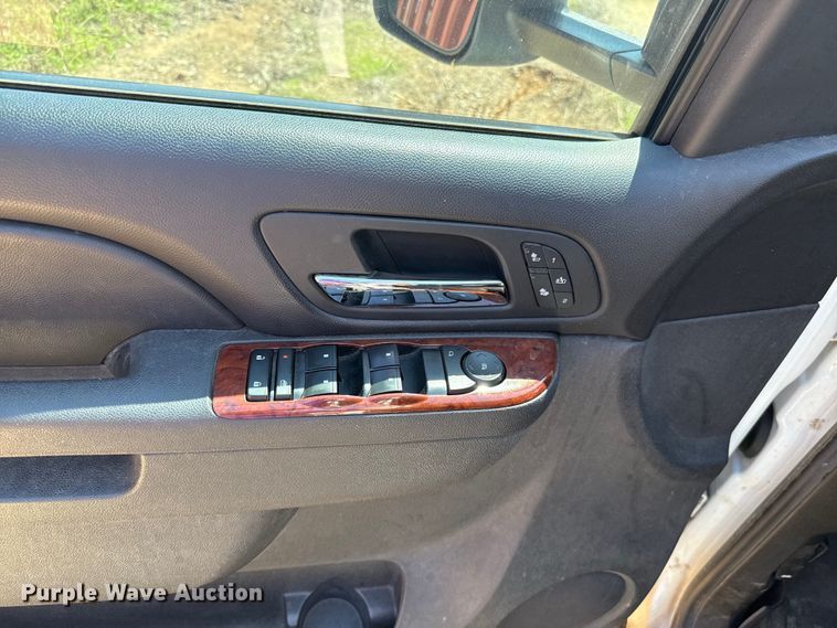 image for item HI9331 2011 Chevrolet Silverado 3500HD Crew Cab pickup truck