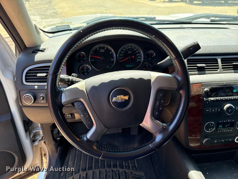 image for item HI9331 2011 Chevrolet Silverado 3500HD Crew Cab pickup truck