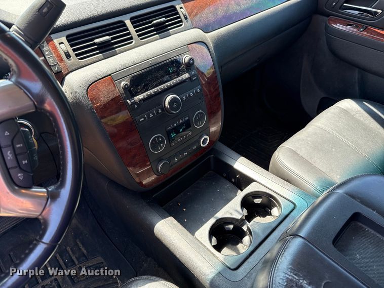 image for item HI9331 2011 Chevrolet Silverado 3500HD Crew Cab pickup truck