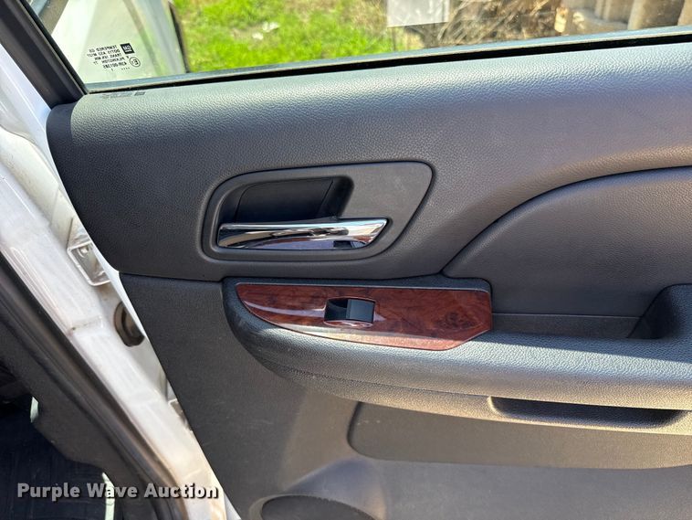 image for item HI9331 2011 Chevrolet Silverado 3500HD Crew Cab pickup truck