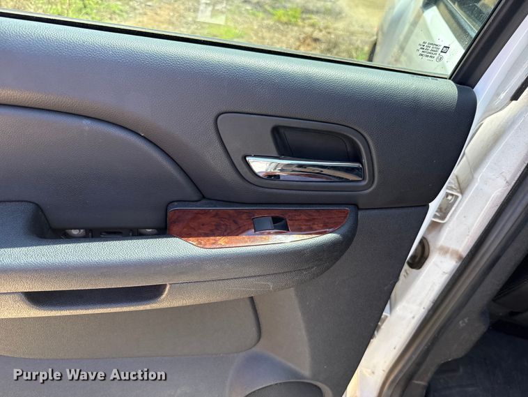 image for item HI9331 2011 Chevrolet Silverado 3500HD Crew Cab pickup truck