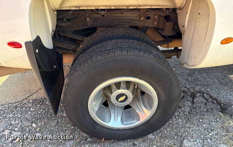 image for item HI9331 2011 Chevrolet Silverado 3500HD Crew Cab pickup truck