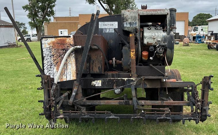 image for item HR9928 Oil distributor trailer