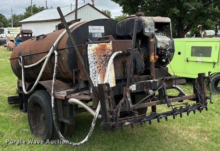 image for item HR9928 Oil distributor trailer