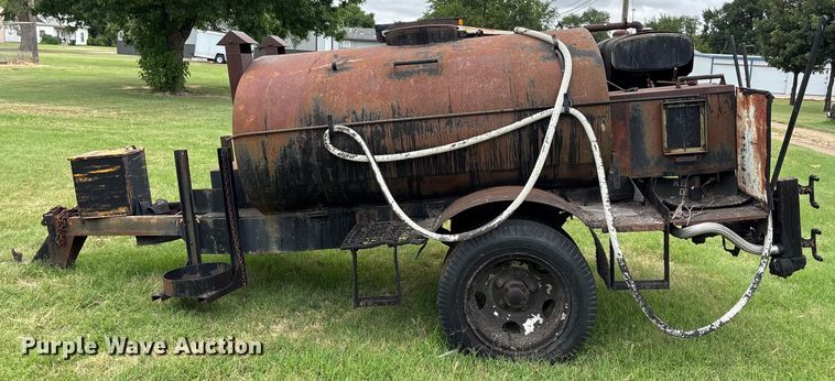 image for item HR9928 Oil distributor trailer