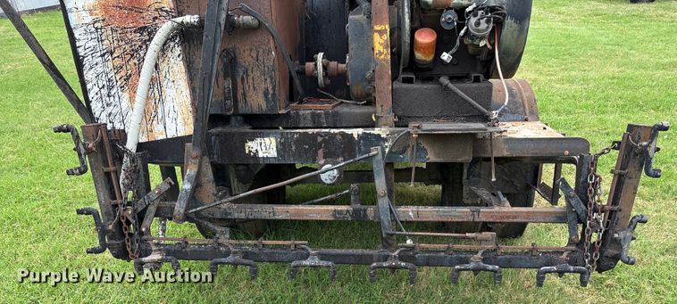 image for item HR9928 Oil distributor trailer