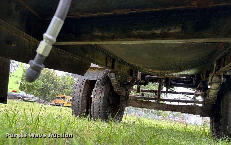 image for item HR9928 Oil distributor trailer