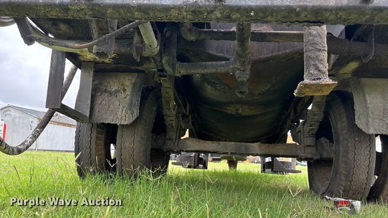 image for item HR9928 Oil distributor trailer