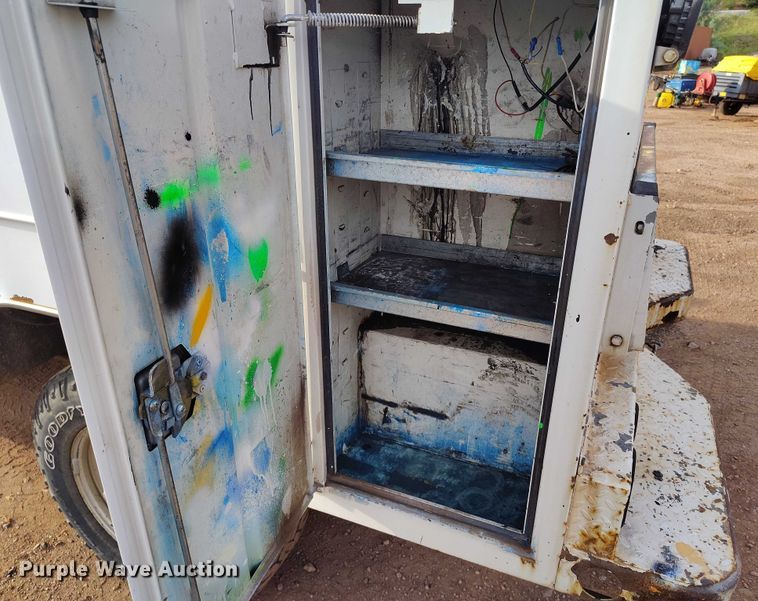 image for item IP9636 2011 Dodge Ram 2500HD Crew Cab utility bed pickup truck