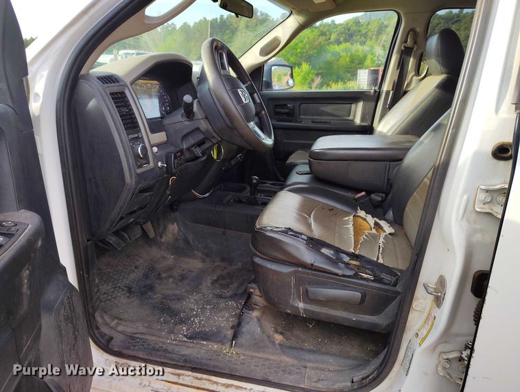 image for item IP9636 2011 Dodge Ram 2500HD Crew Cab utility bed pickup truck