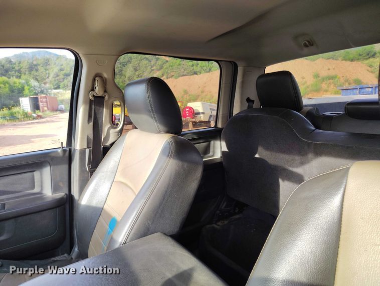 image for item IP9636 2011 Dodge Ram 2500HD Crew Cab utility bed pickup truck