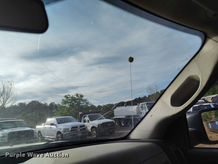 image for item IP9636 2011 Dodge Ram 2500HD Crew Cab utility bed pickup truck