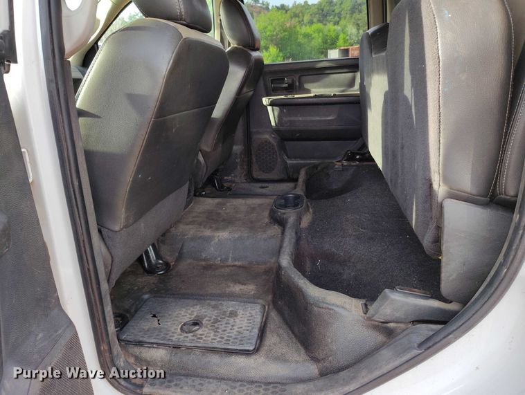 image for item IP9636 2011 Dodge Ram 2500HD Crew Cab utility bed pickup truck