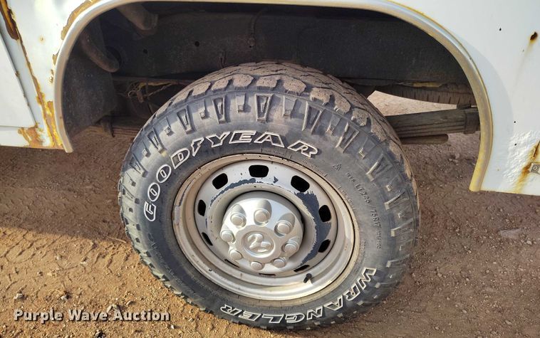 image for item IP9636 2011 Dodge Ram 2500HD Crew Cab utility bed pickup truck