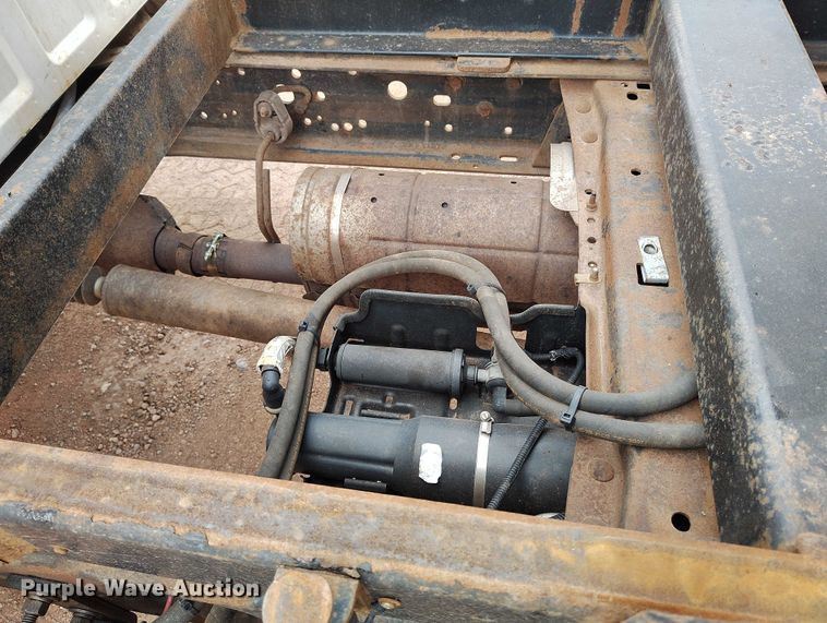 image for item IP9637 2006 Ford F350 Super Duty XL dump bed pickup truck