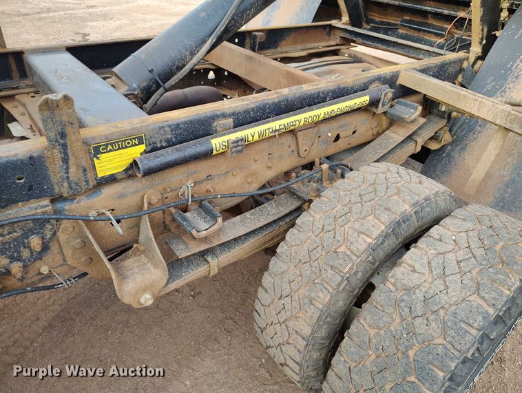 image for item IP9637 2006 Ford F350 Super Duty XL dump bed pickup truck